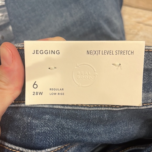 NWT American Eagle next level stretch low rise jegging size 6 - Picture 6 of 6